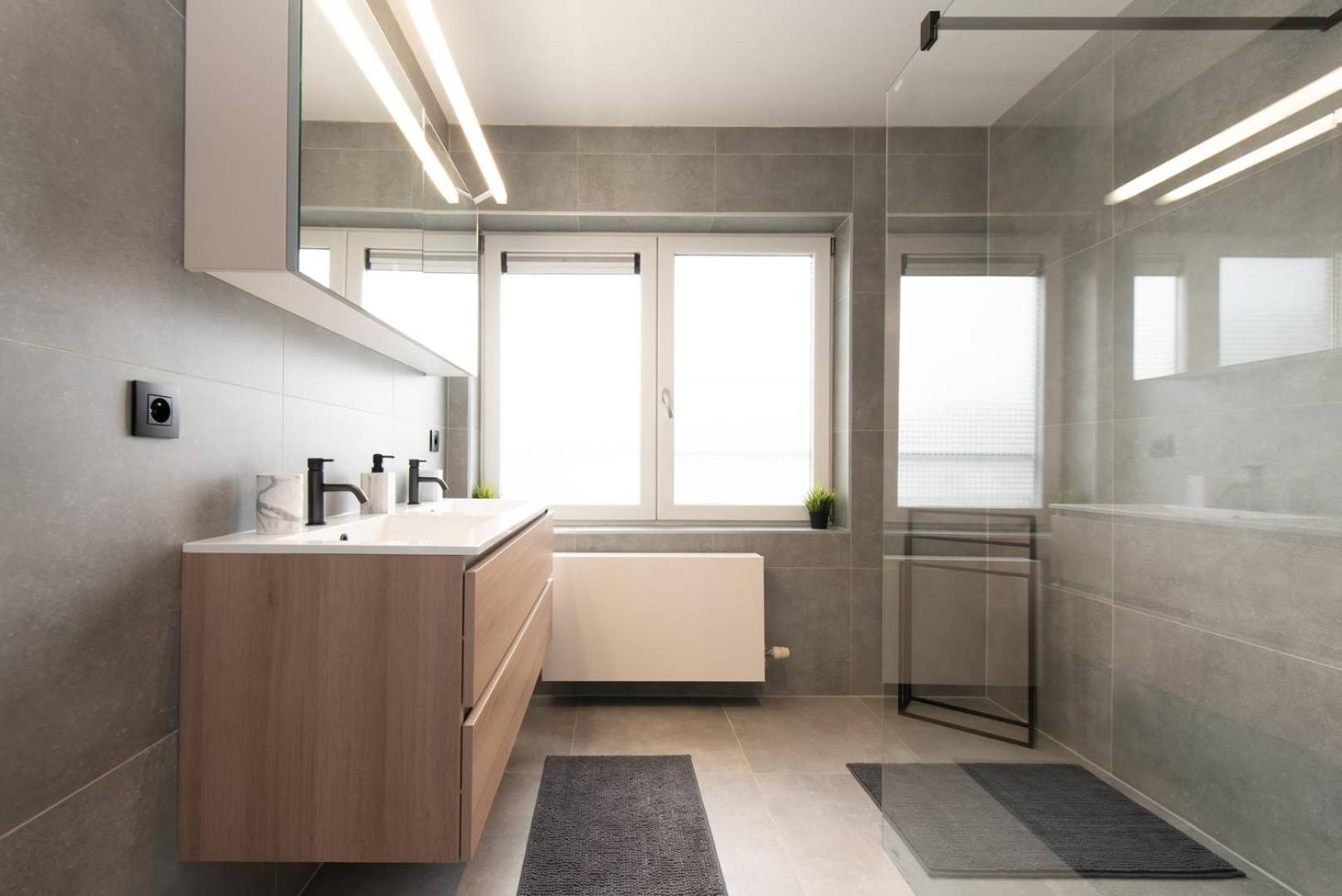 Luxueus, Ruim Appartement Op 350M Van Het Strand Ostenda Esterno foto